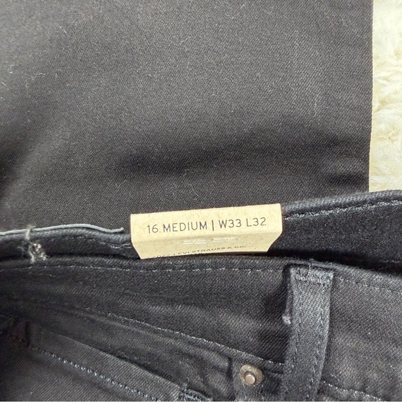 Levi's Women’s Black Jeans - Picture 5 of 7